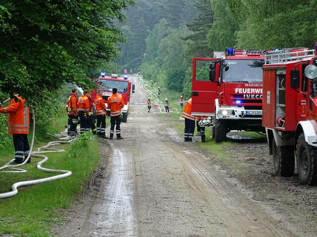 Die Kreisfeuerwehr bei der Übung am Samstag | Foto: Jürgen Meyer-Albers, Gemeindepressewart Hanstedt