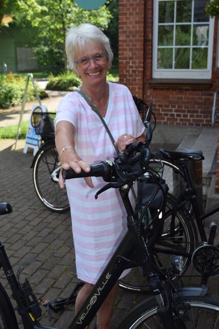 Mit dem Fahrrad von Station zu Station: CorneliaBrauns-Porth genoss am vergangenen Wochenende die zahlreichen Auftritte in der Gemeinde Stelle 