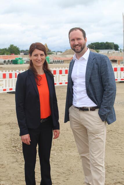 Melanie Merholz, (Associate Director, Development Logistics) und Benedikt Meyer zu Borgsen, (Associate Director Technical Development) bei SEGRO Germany | Foto: pm