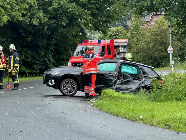 Das Unfallfahrzeug | Foto:  Frank Ewald/Feuerwehren SG Oldendorf-Himmelpforten