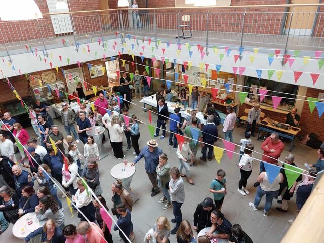 Spiel, Spaß und gemeinsamer Austausch auf dem Fest der ROGA | Foto: Schulverein ROGA e.V.