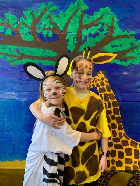 Der Beweis: Zebras und Giraffen dürfen befreundet sein | Foto: Nele Schmidt