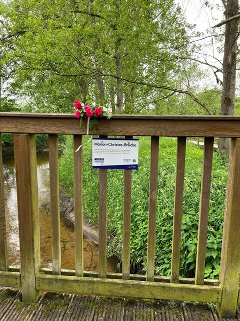 Das Namensschild an der Brücke | Foto: Stadtmarketing Harsefeld