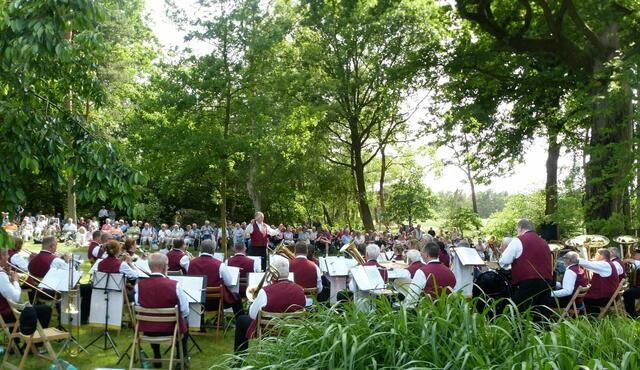 Ein besonderes Erlebnis: das Picknickkonzert der Steller Musikanten  | Foto: Steller Musikanten