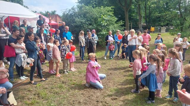 Nachwuchschor: Die Kindergartenkinder sorgten mit ihrer musikalischen Darbietung für stolze Eltern | Foto: Maack