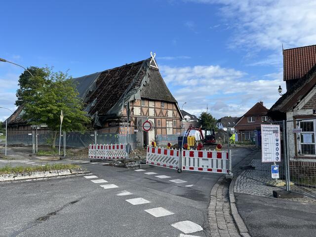Die ehemalige Einfahrt in die Harburger Straße ist bereits gesperrt und auch für Fußgänger und Radfahrer nicht mehr zugänglich | Foto: sra