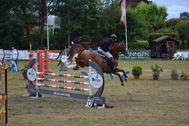 Zweikampfspringen Klasse M*