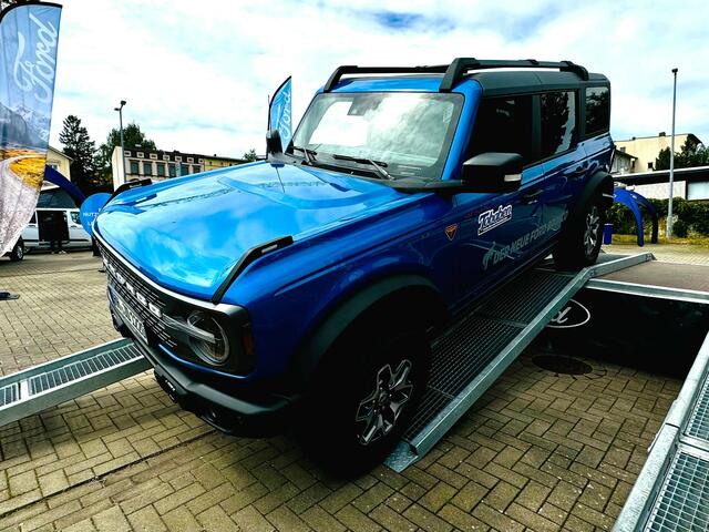 Der Ford Store in Hamburg Harburg hatte auch den brandneuen FORD Bronco mitgebracht und einen Testparcours aufgebaut. | Foto: cku
