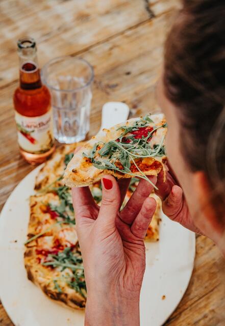 Sehr lecker: die Landhof-Pinsa | Foto: Landhof