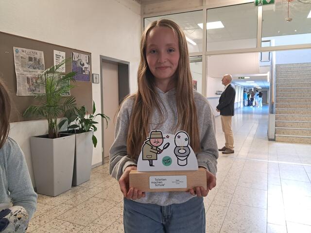 Beim Schultoilettengipfel in Berlin gab es einen Preis für die Schüler des "Toffi-Clubs" | Foto: Anika Werner