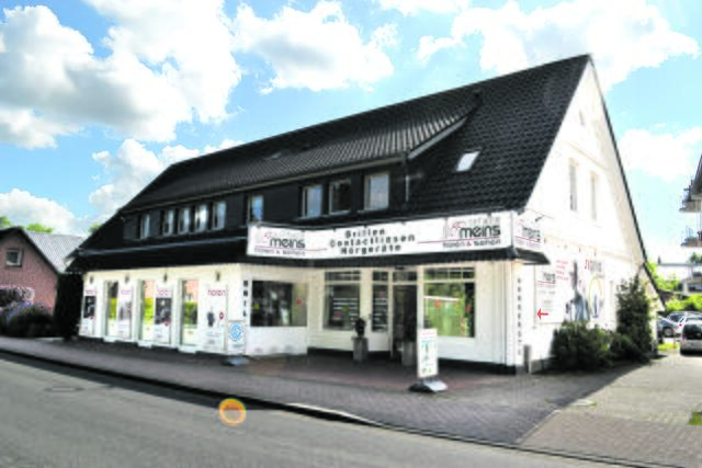 Das Geschäft von Optiker Meins in Tostedt befindet sich in der Ortsmitte an der Schützenstraße 2  | Foto: bim