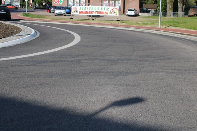 Der Gussaspalt wird jetzt durch Walzasphalt ersetzt | Foto: pöp