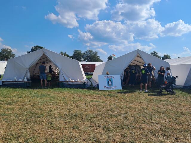 Die Bastelzelte bieten die Möglichkeit, sich kreativ auszutoben. | Foto: Anika Werner