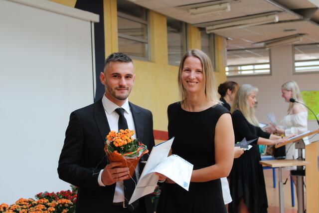 Bestenehrung Niklas Bardenhagen mit Frau Christen | Foto: BBS Buxtehude
