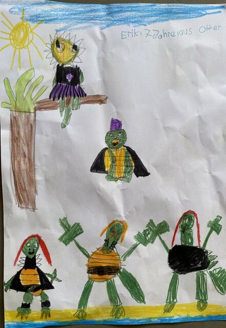 Von Erik (7 Jahre) aus Otter: Heavysaurus am Strand. Muffi Puffi in der Luft bei der Popobombe ins Wasser | Foto: Isabel Sabrautzky