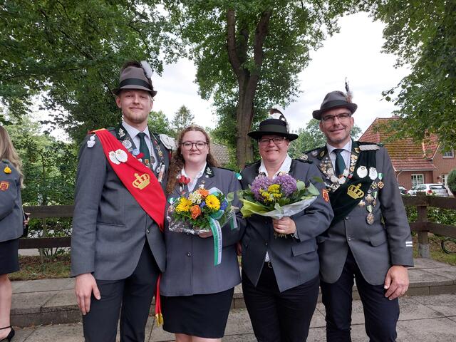 Jan Philipp Tschirschwitz, Inga Diederich, Renka Bierschwall und Nils Bierschwall | Foto: Eveline Bansemer / Schützenverein Horneburg