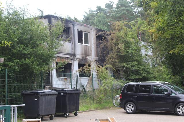 Am Morgen danach: Die Container sind ausgebrannt | Foto: pm