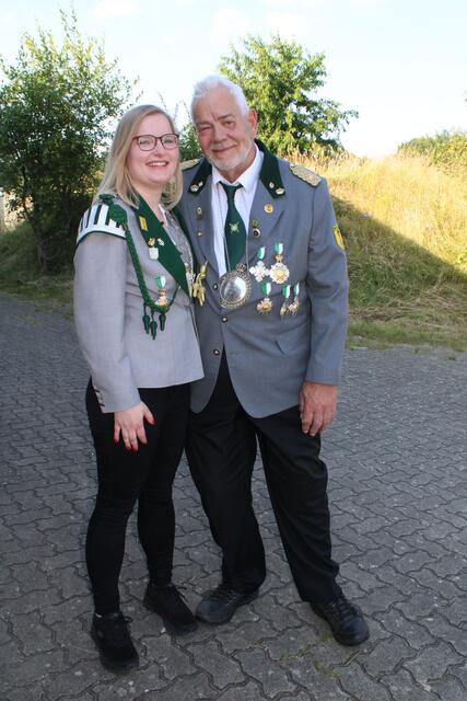 Majestäten im Doppelpack: die amtierende Kreiskönigin Sophie Hagemann und Schützenkönig Frank Lühmann