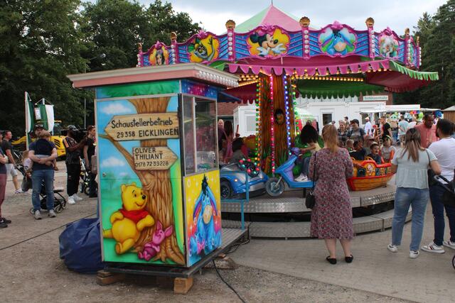 Dank der Sponsoren war die Fahrt im Karussell für die Kinder zweimal für jeweils eine Stunde frei