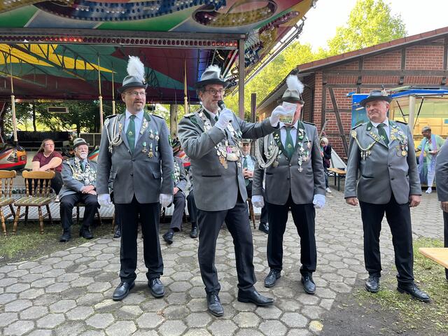 Der bis dato amtierende König Ralf Kretzschmar bedankt sich für das schöne Königsjahr | Foto: sra