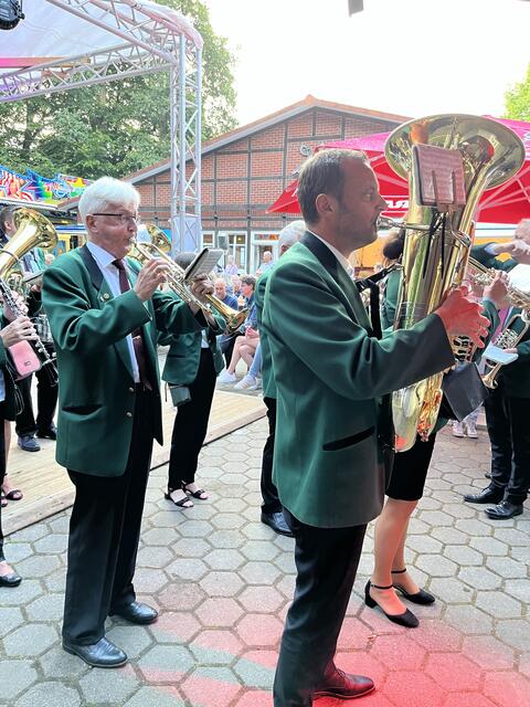 Das Blasorchester begleitete die Proklamation musikalisch | Foto: sra