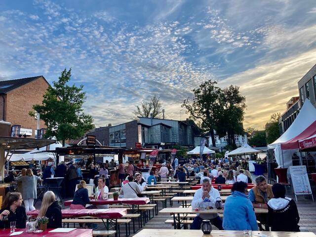 Bei schönem Wetter war das Winzerfest im vergangenen Jahr schon früh gut besucht  | Foto: Maike von Behr