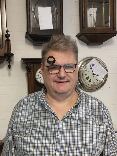 Hermann Hovehne, Uhrmacher  | Foto: Zeiner