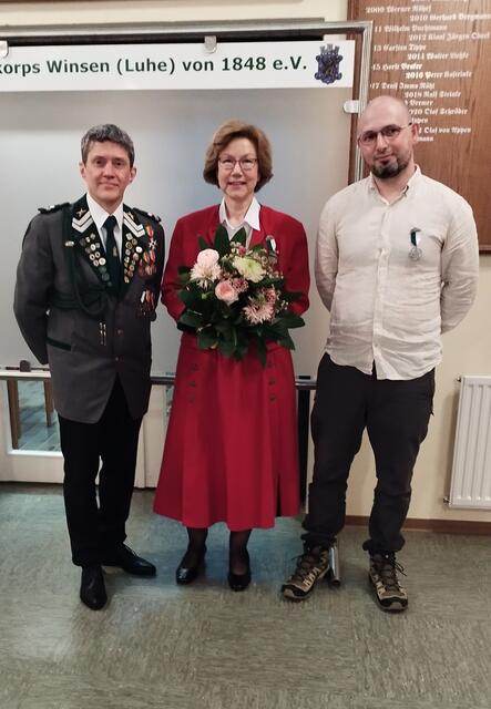 Schaffer Karsten Wenck (li.) gratuliert Beate Winkler und Michael Rifkin zur Auszeichnung mit der Alt-Köln-Medaille | Foto: Helga Westermann