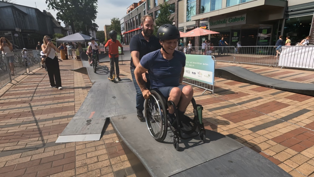 Auch Rollstuhlfahrer können den Pumptrack nutzen | Foto: Buchholz fährt Rad e.V.
