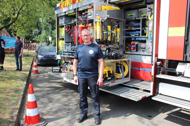 Torsten Meyer, Ortsbrandmeister von Maschen freute sich  | Foto: sra