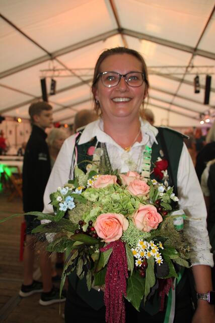 Die stolze Damenkönigin Stefanie Janowski