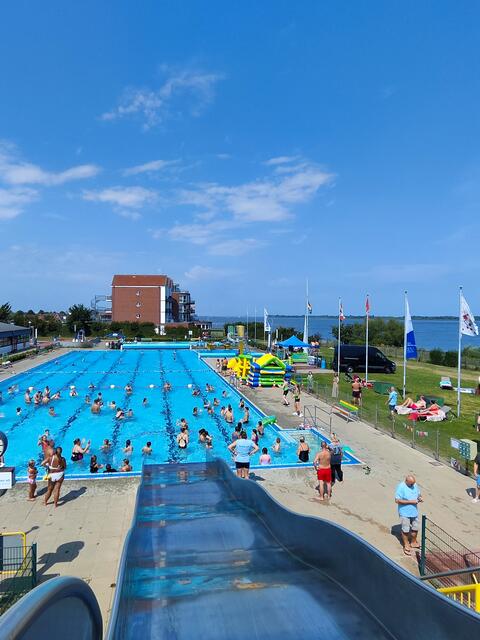 Blick von der großen Rutsche | Foto: Förderverein Freibad Hollern-Twielenfleth e.V.