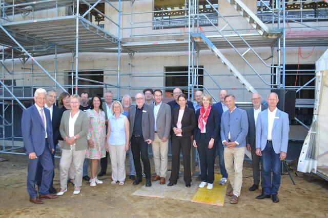 Die Krankenhaus-Führung mit Gästen aus Politik und Verwaltung | Foto: bim