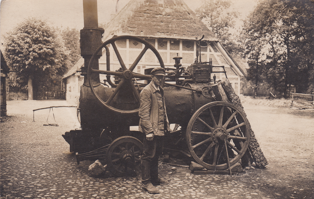 Avensen Nr.10 Walter Westphal mit seiner Dampfmaschine ca. 1921