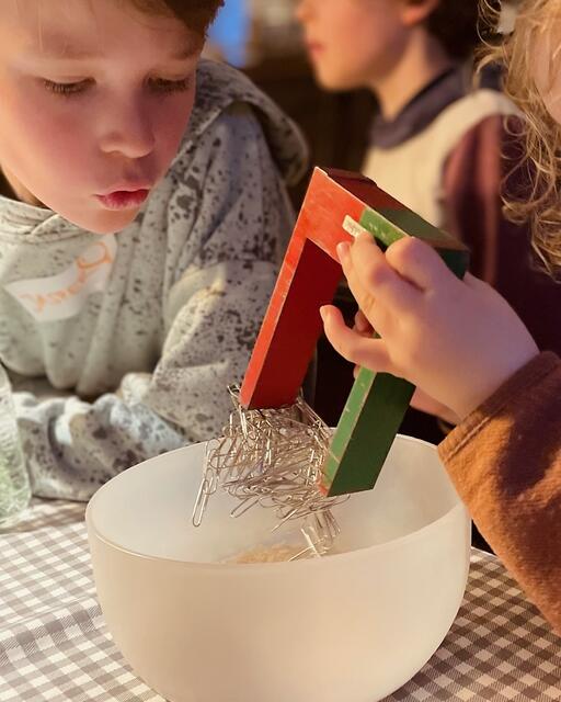 Hochbegabte Kinder interessieren sich oftmals sehr für das Experimentieren und Forschen | Foto: DGhK Nordheide