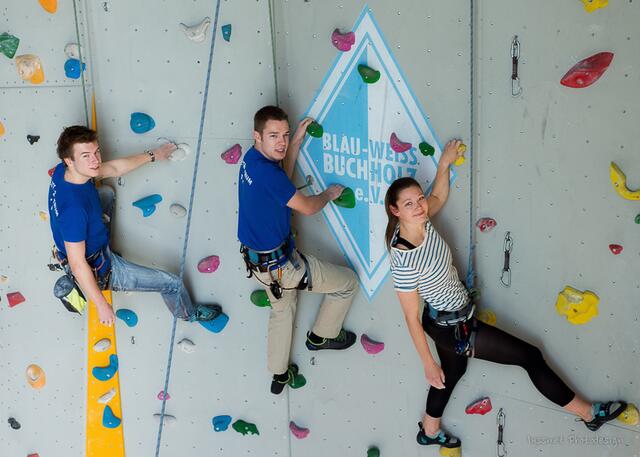 Qualifizierte Übungsleiter an der Kletterwand | Foto: BW Buchholz