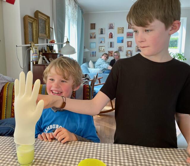 Hochbegabte Kinder interessieren sich oftmals sehr für das Experimentieren und Forschen | Foto: DGhK Nordheide