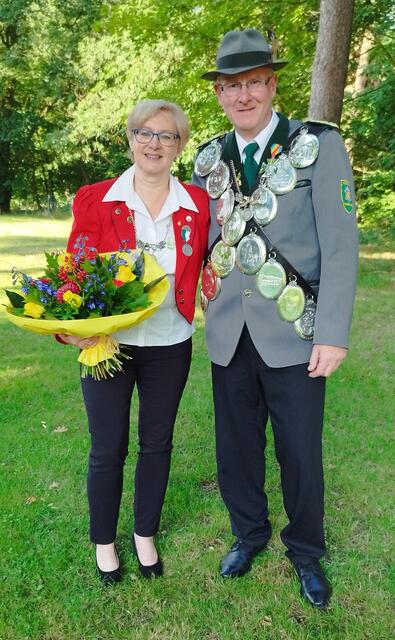 Ehefrau Susanne von Appen und König Olaf von Appen | Foto: Schützenkorps Winsen