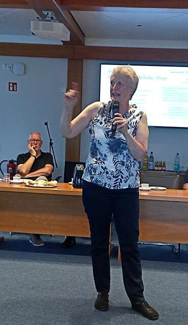 Christine Becker auf dem Unternehmerfrühstück | Foto: Rainer Schnackenberg