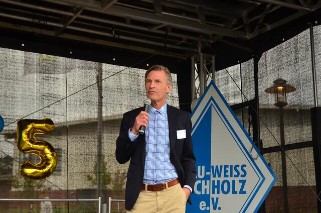 Auch Bürgermeister Jan-Hendrik Röhse war unter den Gratulanten | Foto: André Welle