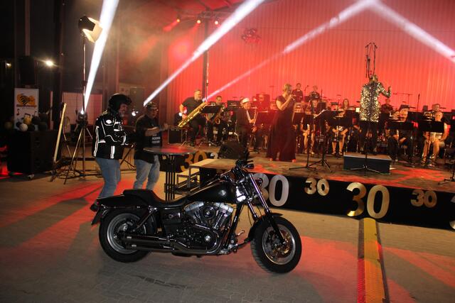 Bei "We Will Rock You" von Queen diente ein Motorrad als "Rhythmus-Maschine" | Foto: ce