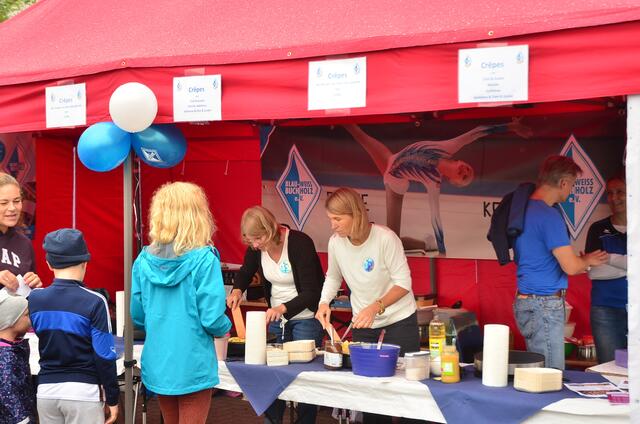 Die Vereinsmitglieder sorgten für die Verköstigung  | Foto: André Welle