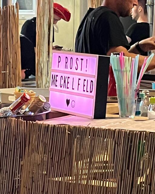 Ein herzlicher Aufruf an die Kunden dieses Standes - Prost Meckelfeld | Foto: Marco Walczak