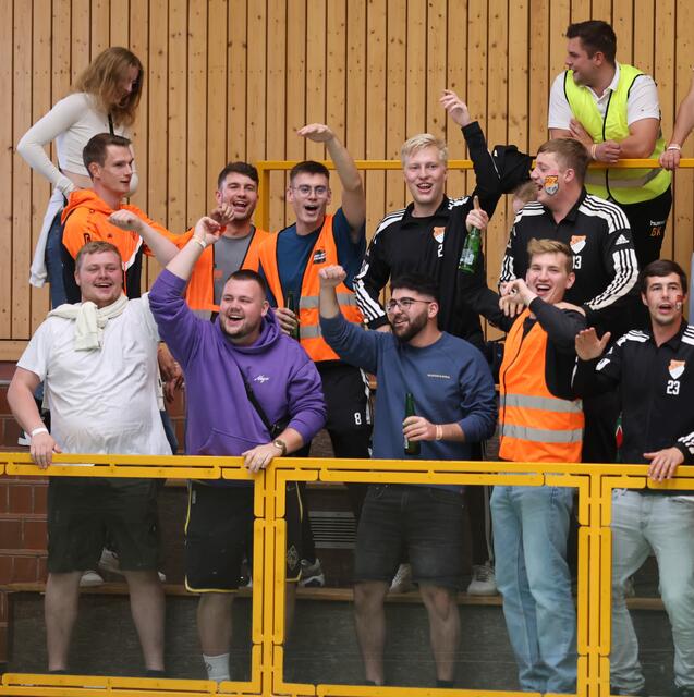 Am vergangenen Wochenende jubelten die TSV-Fußball noch für die Handball-Luchse - im kommenden Monat sind zum Saisonstart die heimischen Mannschaften dran | Foto: cc