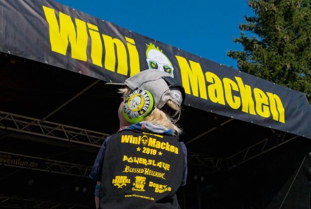 Auch die Jüngsten rocken mit - zur Not mit stilechter "Mickey Mouse" | Foto: Isabel Sabrautzky