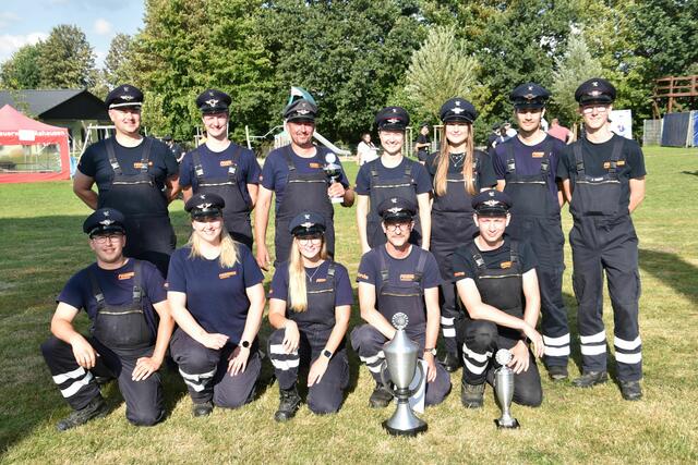 Die siegreiche Gruppe der Freiwilligen Feuerwehr Tönnhausen | Foto: Mathias Wille
