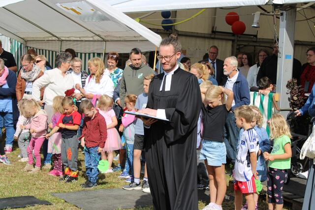 Pastor Robert Schnücke-Melcher, Mulsum hielt den Festgottesdienst ab | Foto: FFW Schwinge