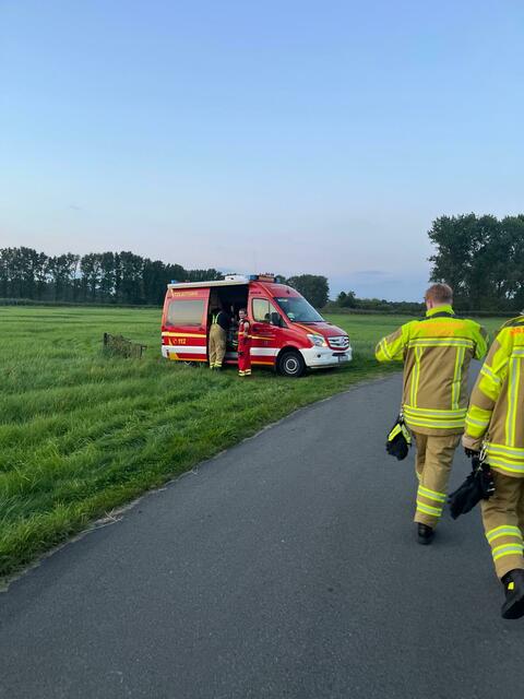 Die Feuerwehr unterstützte die Suche auf der Schwinge von Land aus | Foto: FFW Wiepenkathen