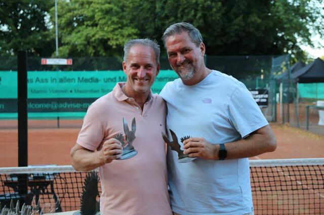 Stadtmeister Herren Doppel 50: Bernd Klose und Olaf Henningsen  (Spielvereinigung Este 06/70)


  | Foto: Carsten Meyer