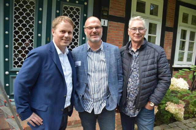 Christoph Kunst (WOCHENBLATT-Medienpartner, v. li.), Olaf Gayko und Henry Bielefeldt | Foto: Axel-Holger Haase